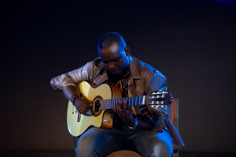 Gallery photo 4 of Deo Salvator - Solo Acoustic Guitar Player