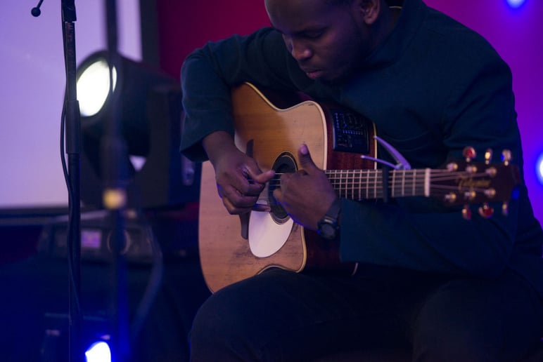Gallery photo 3 of Deo Salvator - Solo Acoustic Guitar Player