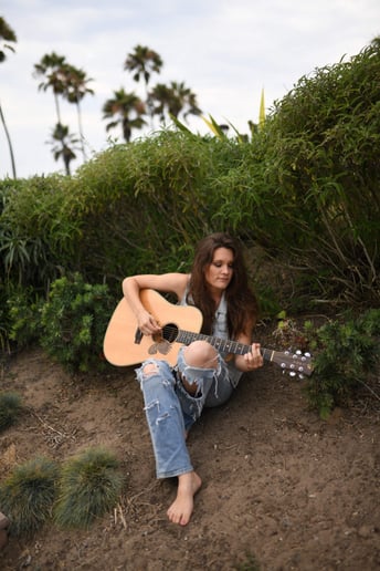 Gallery photo 4 of Solo Acoustic Singer/songwriter Artist