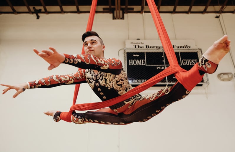 Gallery photo 3 of Solo Aerial Artist