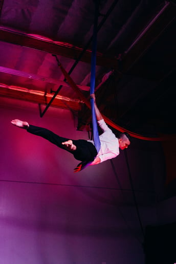 Gallery photo 6 of Solo Aerial Artist