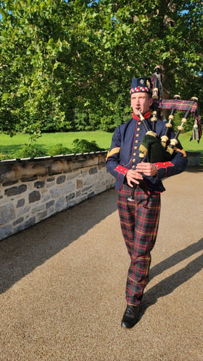 Gallery photo 9 of Bagpiper Andrew Gann