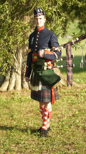 Gallery photo 8 of Bagpiper Andrew Gann