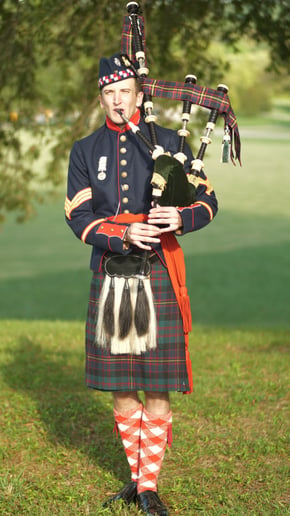 Gallery photo 4 of Bagpiper Andrew Gann