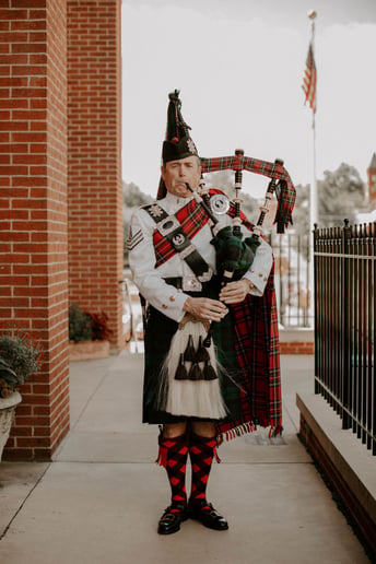 Gallery photo 6 of Gus Person - Piper