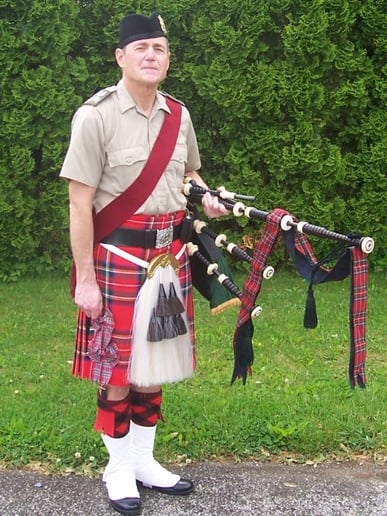 Gallery photo 7 of Gus Person - Piper