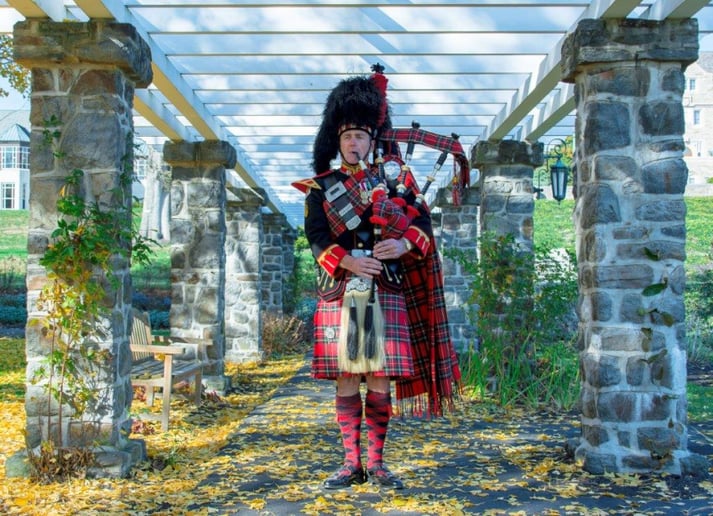 Gallery photo 8 of Gus Person - Piper