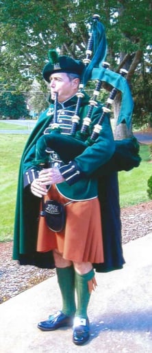 Gallery photo 11 of Gus Person - Piper