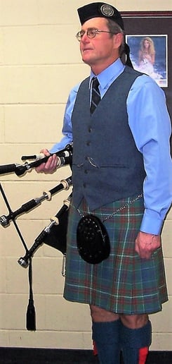 Gallery photo 16 of Gus Person - Piper
