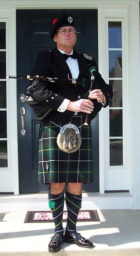 Gallery photo 20 of Gus Person - Piper