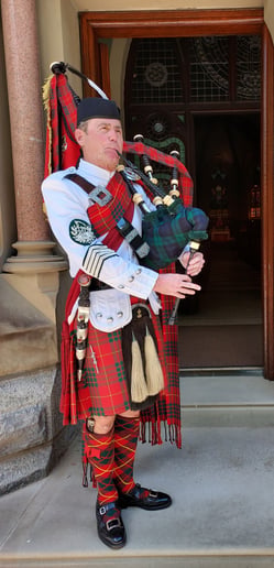 Gallery photo 31 of Gus Person - Piper