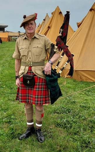 Gallery photo 40 of Gus Person - Piper
