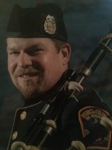 Gallery photo 7 of Solo bagpiper