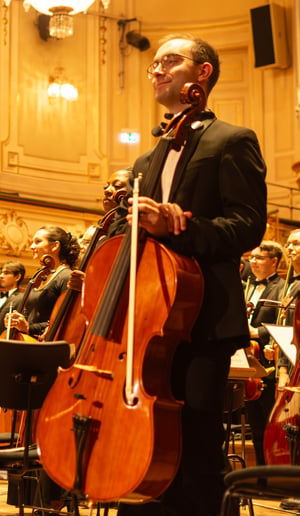 Gallery photo 3 of Elijah White - Cellist