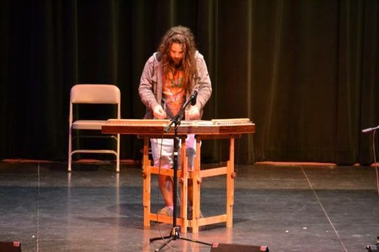 Gallery photo 5 of Solo Hammered Dulcimer for Events