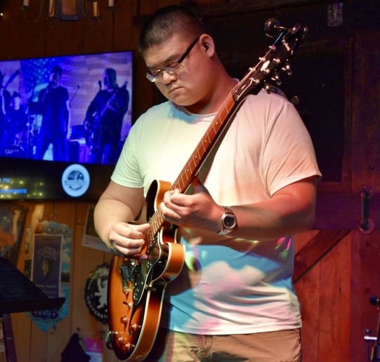 Gallery photo 1 of Benson Thai, Solo Jazz Guitarist