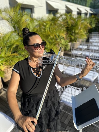 Gallery photo 9 of Cris Garcia Music & Entertainment