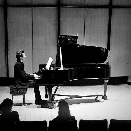 Gallery photo 5 of Solo Pianist, Gavin E