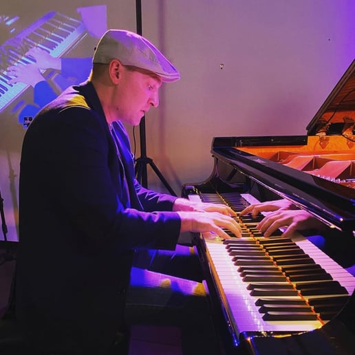Gallery photo 1 of Solo Piano Artist - Matthew Mayer