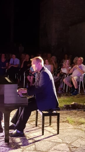 Gallery photo 8 of Solo Piano Artist - Matthew Mayer