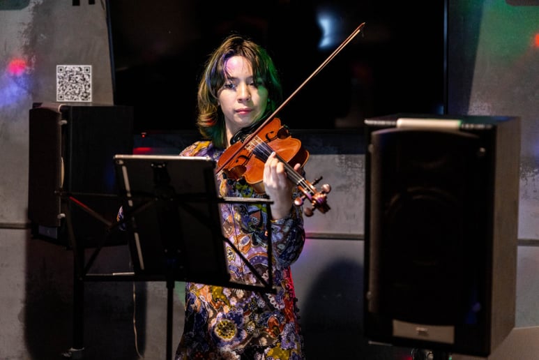 Gallery photo 8 of Lara Lewison, Violin