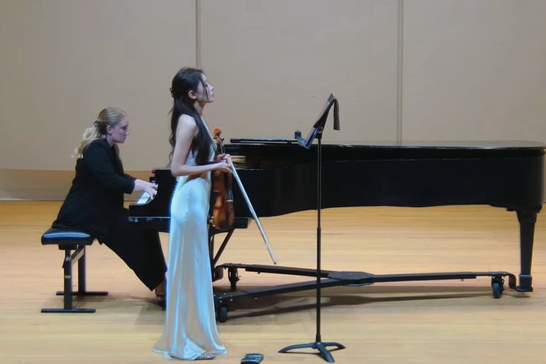 Gallery photo 1 of Solo Violinist, Jess W
