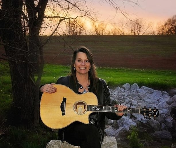 Gallery photo 3 of Jennifer Reisch