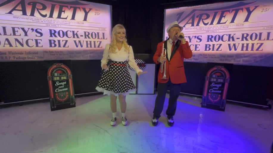 Gallery photo 34 of Songs & Cinema, Multimedia Screens & Tribute Band, Sinatra, 50s, 60s, Vegas, Casino, 20s Gatsby Band