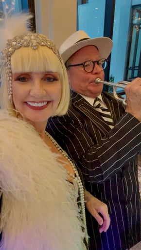 Gallery photo 11 of Songs & Cinema, Multimedia Screens & Tribute Band, Sinatra, 50s, 60s, Vegas, Casino, 20s Gatsby Band