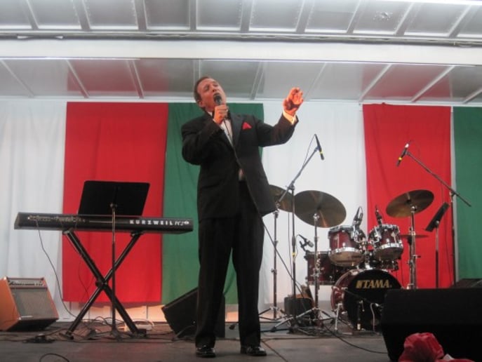 Gallery photo 4 of "Songs of Sinatra"- A Tribute to Ol' Blue Eyes