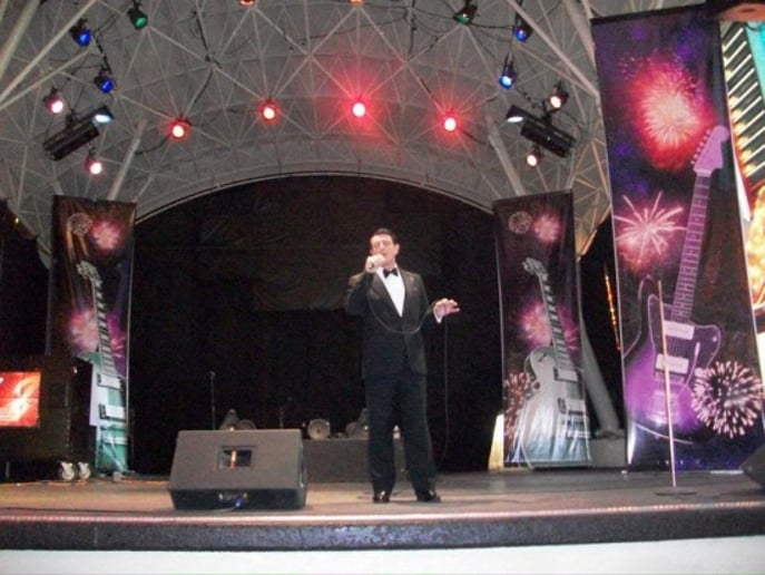 Gallery photo 3 of Songs of Sinatra, a tribute