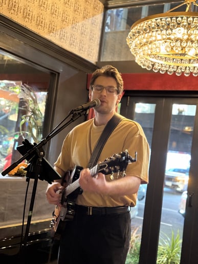 Gallery photo 2 of Jack Supan - Singer and Guitarist