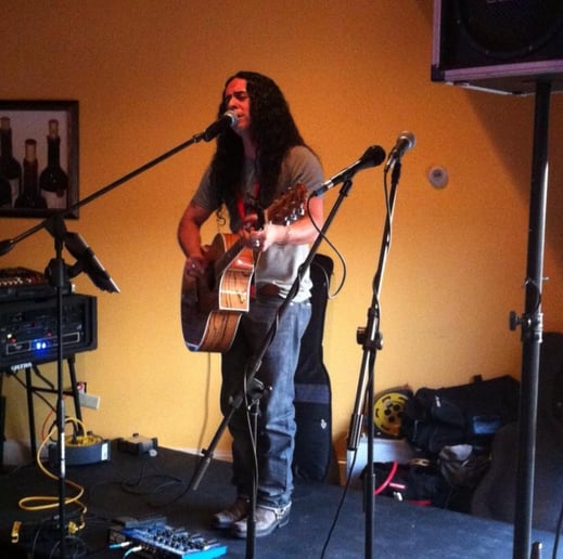 Gallery photo 1 of Sonny Ray Ramos Live Acoustic