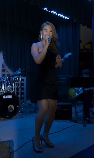 Gallery photo 15 of Soo Sings
