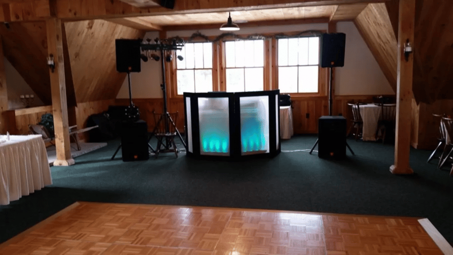 Gallery photo 10 of Soul Reminisce DJ Service