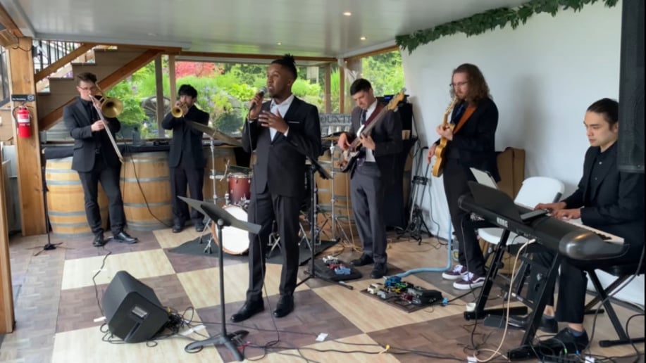 Gallery photo 3 of Soulful Spring Band