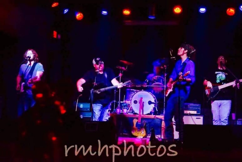 Gallery photo 4 of Soulshine Band