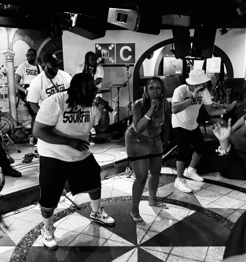 Gallery photo 2 of Soultriii The Live Jukebox