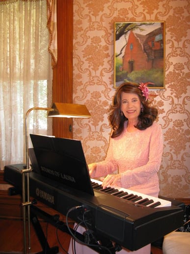 Gallery photo 35 of Sounds of Laura: Great Piano Music