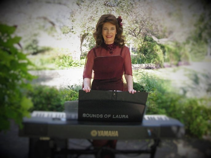 Gallery photo 32 of Sounds of Laura: Great Piano Music