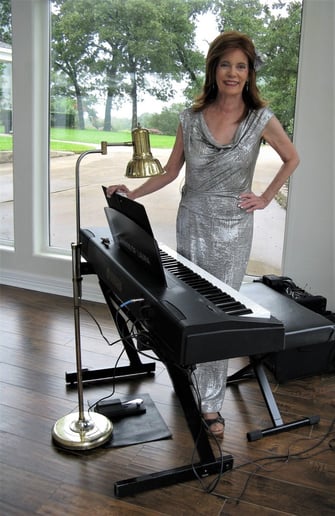 Gallery photo 23 of Sounds of Laura: Great Piano Music