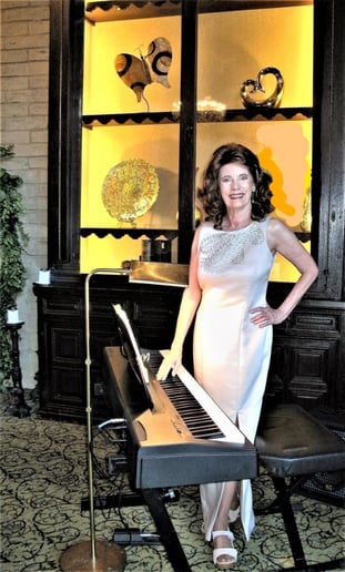 Gallery photo 28 of Sounds of Laura: Great Piano Music