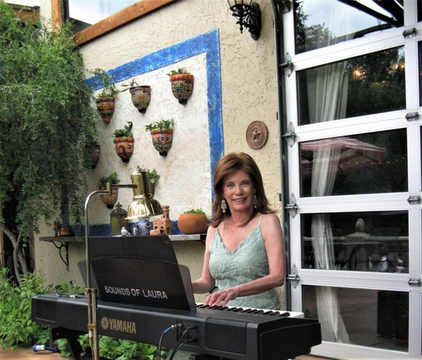 Gallery photo 3 of Sounds of Laura: Great Piano Music