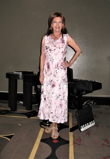 Gallery photo 26 of Sounds of Laura: Great Piano Music