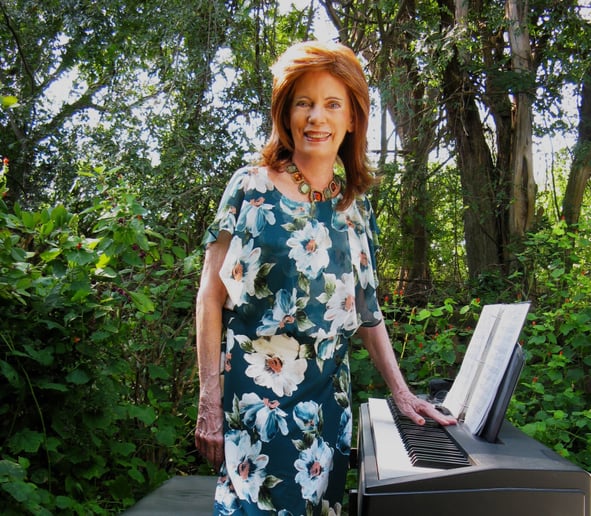 Gallery photo 12 of Sounds of Laura: Great Piano Music