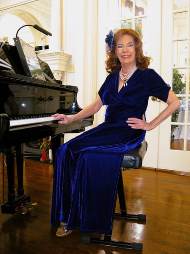 Gallery photo 13 of Sounds of Laura: Great Piano Music