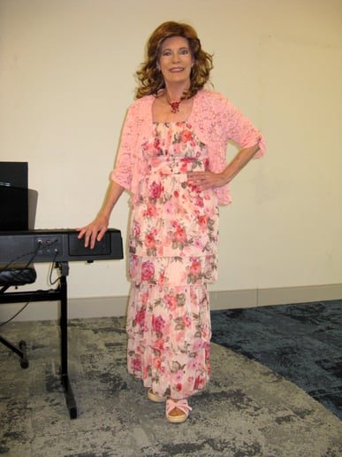 Gallery photo 16 of Sounds of Laura: Great Piano Music