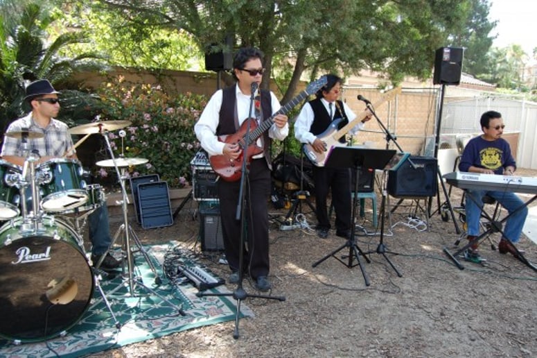 Gallery photo 1 of Soundwave Band