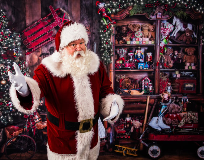 Gallery photo 7 of Storied Santa - Santa Rich
