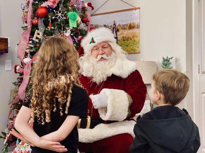 Gallery photo 4 of Storied Santa - Santa Rich